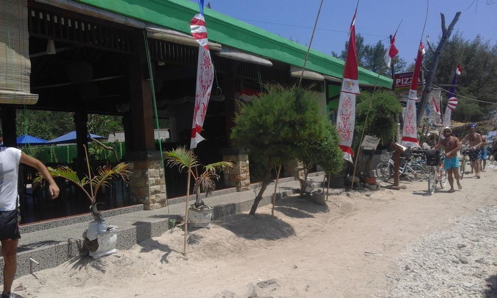 Coral Beach Pizza Cottages Gili Trawangan Kültér fotó