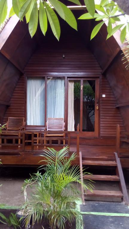 Coral Beach Pizza Cottages Gili Trawangan Kültér fotó